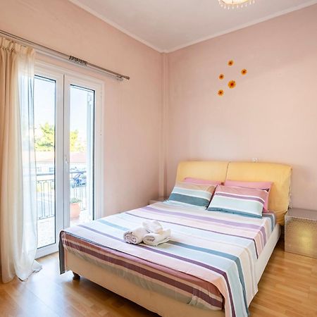 Kalamata'S Sunny Retreat Near The Historic Center Dış mekan fotoğraf