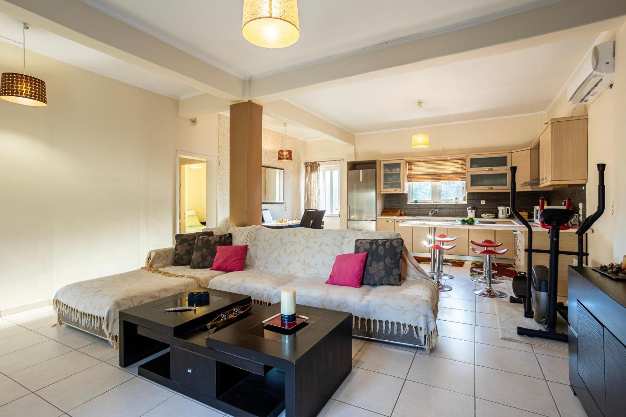 Kalamata'S Sunny Retreat Near The Historic Center Dış mekan fotoğraf