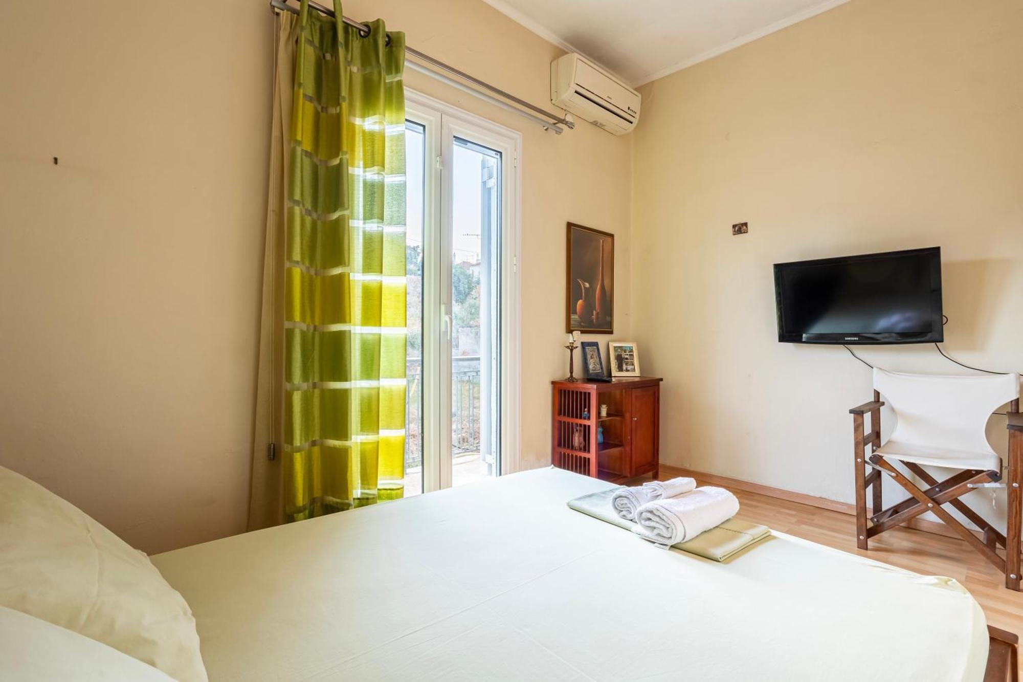 Kalamata'S Sunny Retreat Near The Historic Center Dış mekan fotoğraf